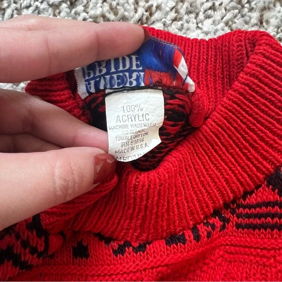 Red and Black Vintage Sweater - Picture 4 of 8